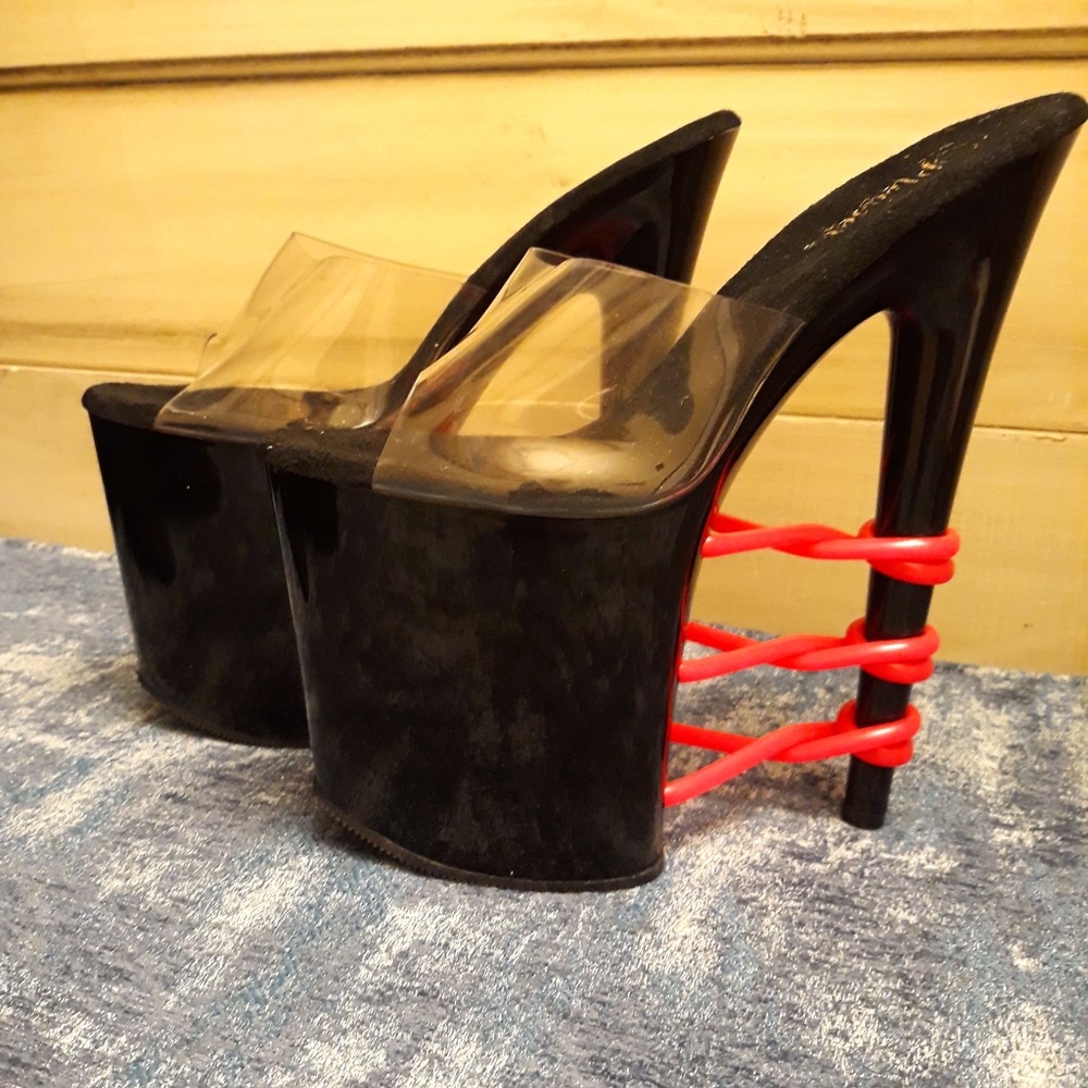 NWT Pleaser Flamingo Heels